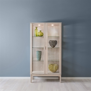 Klim Furniture | V402 Vitrine | Eg natur